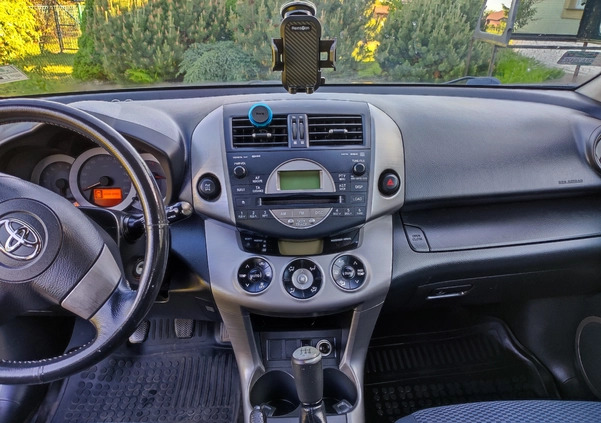Toyota RAV4 cena 35000 przebieg: 217000, rok produkcji 2006 z Wolbrom małe 46